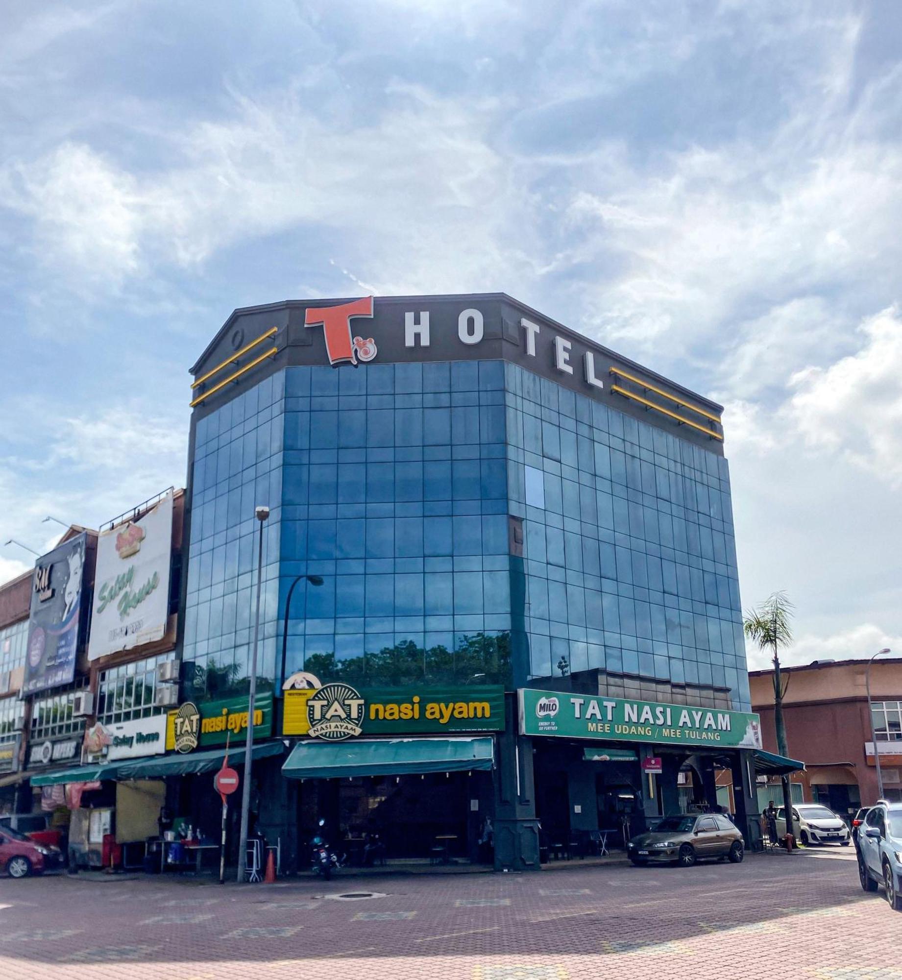 T Hotel Jalan Sultanah Alor Setar Bagian luar foto
